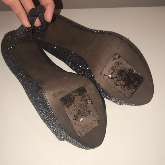Never worn Vera Wang glitter heels - Picture 3 of 3